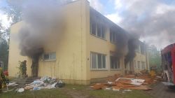 Turek: Ćwiczenia strażaków na Warence w gaszenia pożarów wewnętrznych