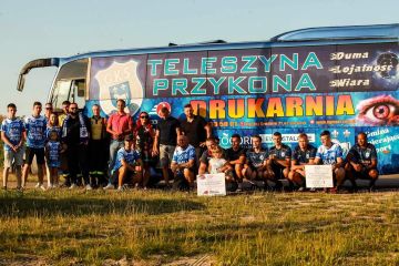 Wideo: Autobus GKS Teleszyna w klubowych...