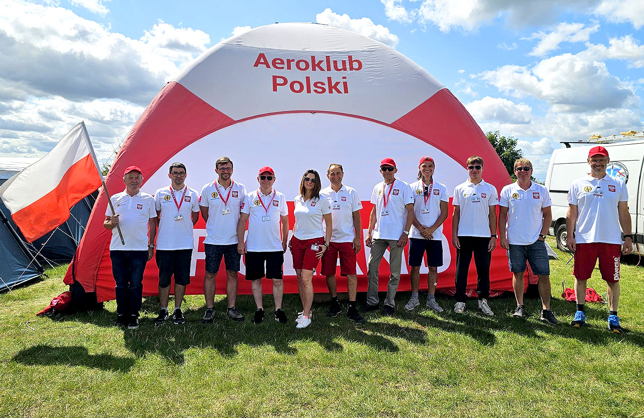 Brązowy medal drużynowo dla polskiej kadry z Rafałem Błaszczykiem na Mikrolotowych Mistrzostwach Świata