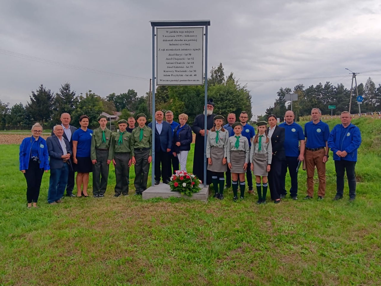 Obchody zbrodni w Głuchowie. Samorządowcy i mieszkańcy oddali cześć ofiarom nazistów - Obchody 85. rocznicy mordu w Głuchowie / fot. UG Kawęczyb