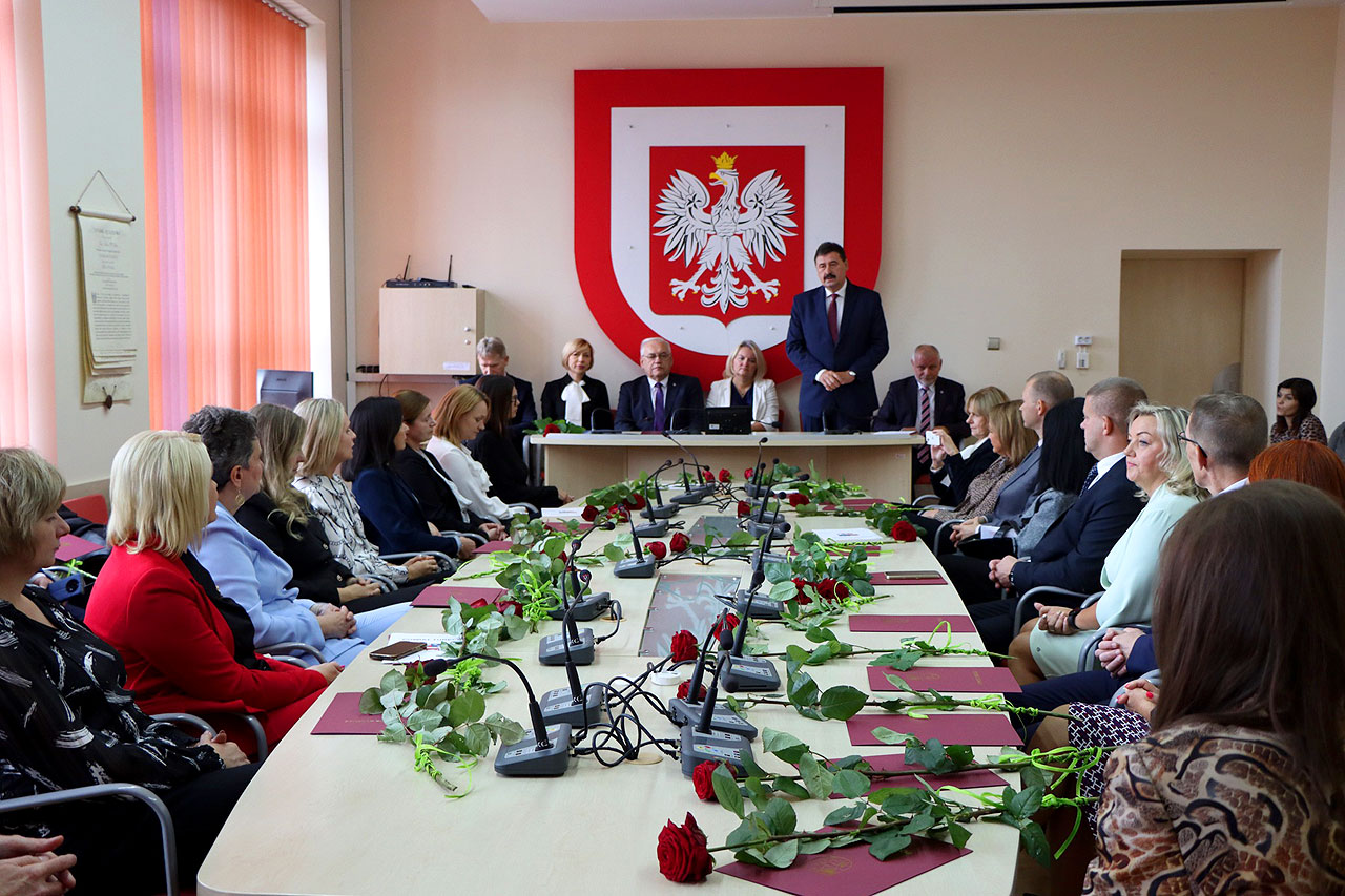 Nagrody Starosty Tureckiego i medale dla pedagogów. Uroczyste obchody Dnia Edukacji Narodowej - Dzień Edukacji Narodowej w Starostwie Powiatowym / fot. Starostwo Powiatowe