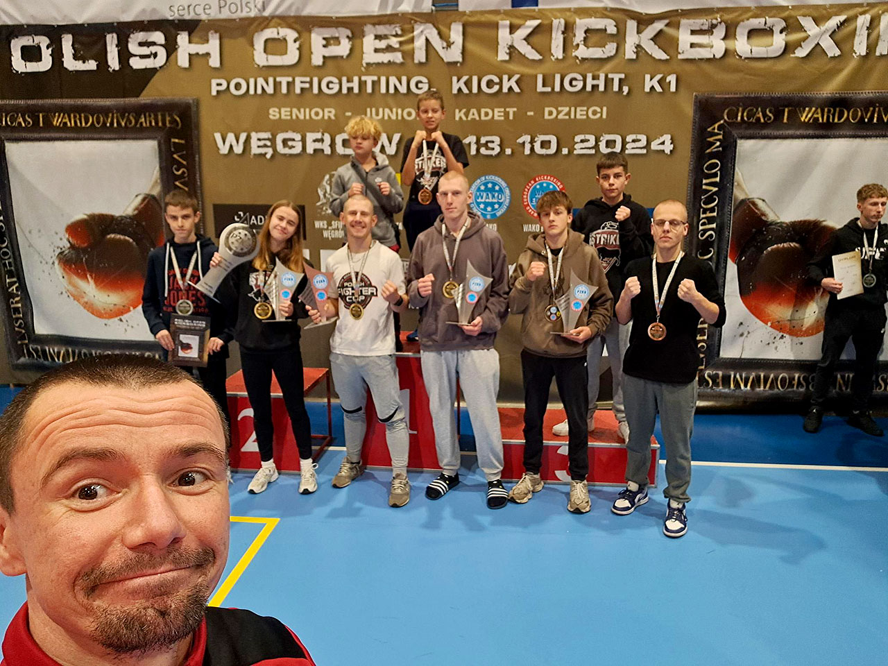 Zawodnicy Strikera z Turku triumfują na Pucharze Polski w Kickboxing - Złote medale dla zawodników Strikera w prestiżowym turnieju w Węgrowie