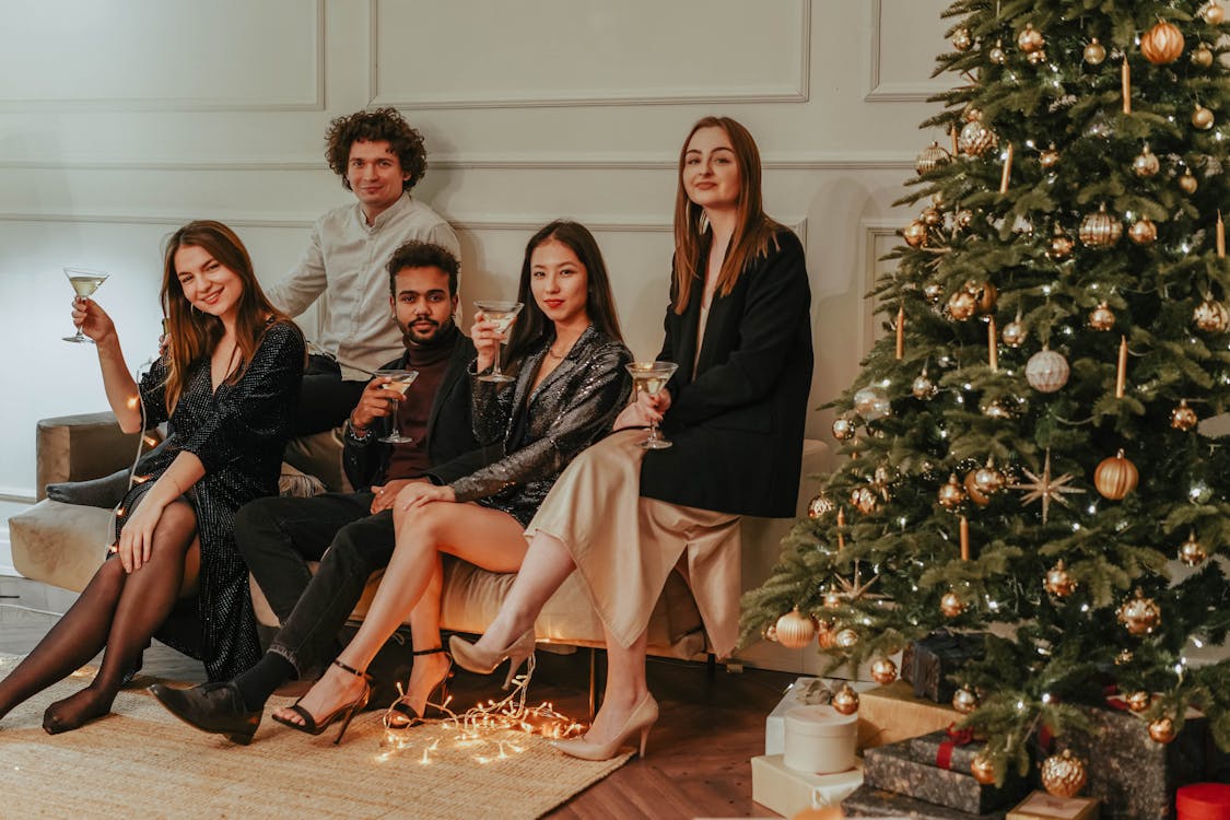 Jakie buty na wigilię i święta do eleganckiej sukienki?