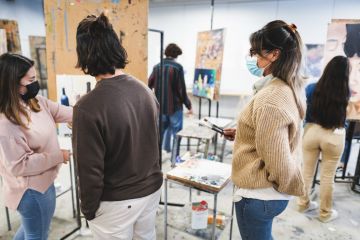 Kreatywność i nauka - jak liceum plastyczne kształci zdolności i przygotowuje do kariery artystycznej?