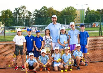 Akademia Tenisa Ziemnego Forehand z Turku prosi...