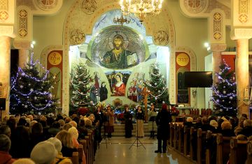 Wideo: Schola ICHTIS wprowadziła wiernych w...