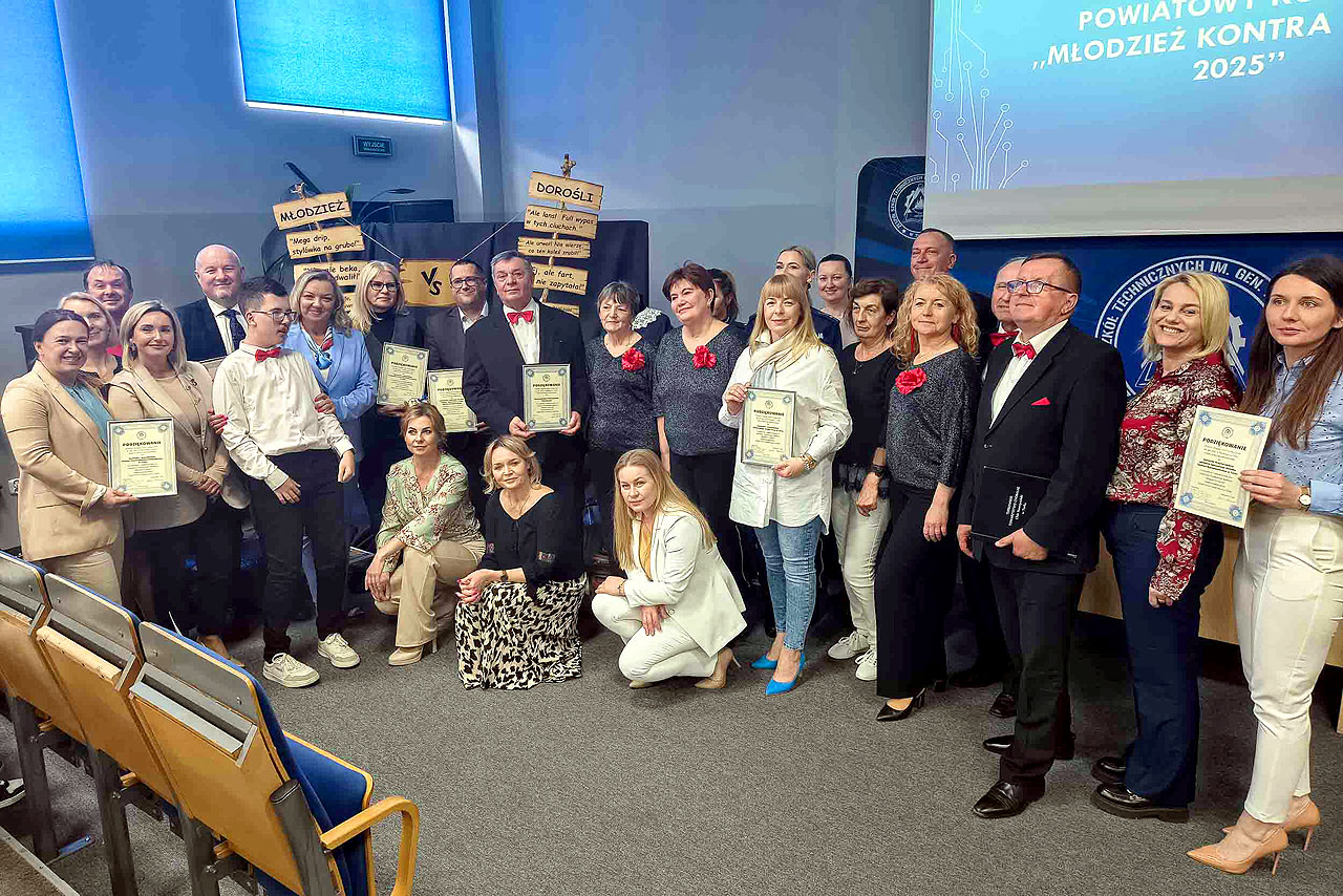 Szkolne wspomnienia i pokoleniowa bitwa. Młodzież kontra Dorośli w ZST w Turku
