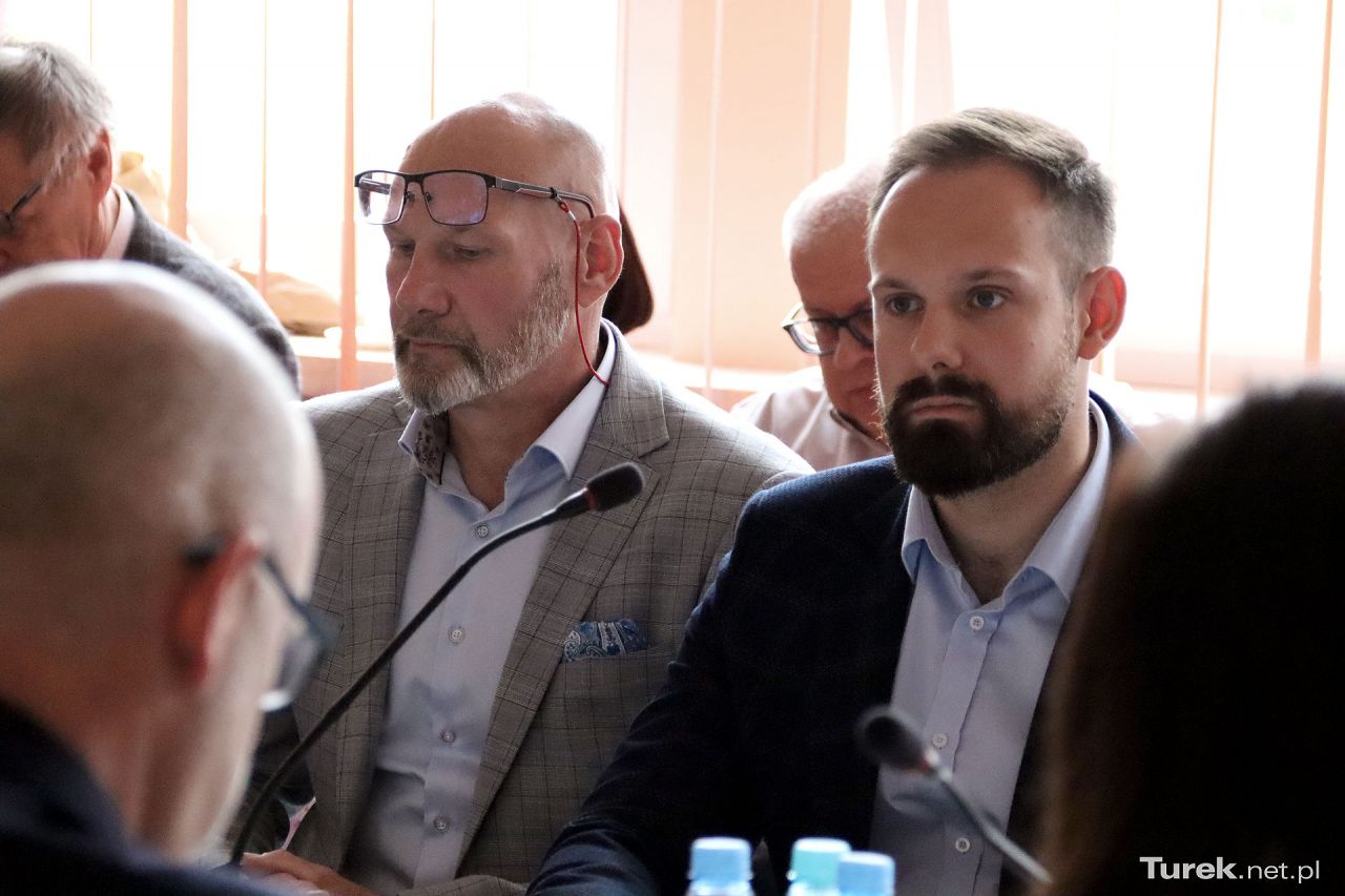 Rozłam w klubie „Łączy nas Turek”. Radni Sulkowscy i Serafiński odchodzą