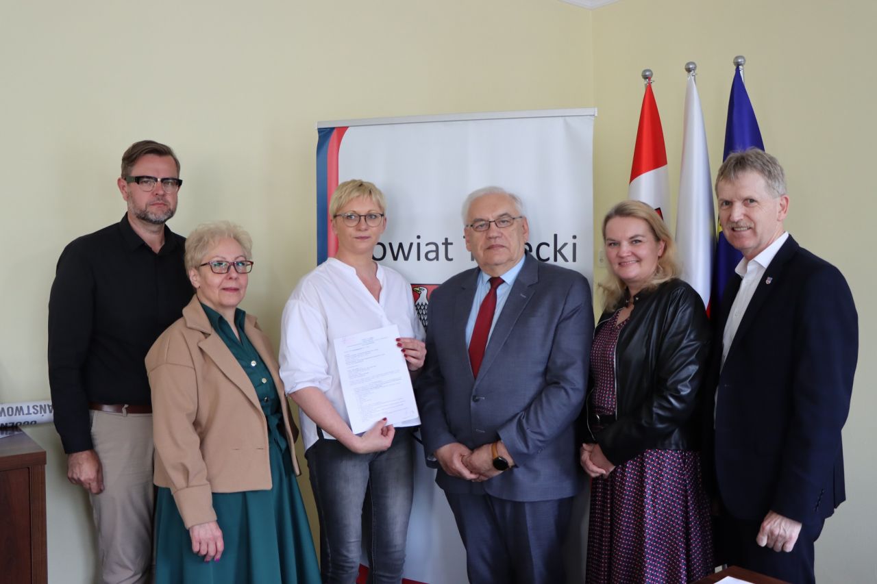 Umowa podpisana. Droga w Tarnowskim Młynie przejdzie remont
