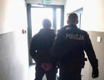 Groził bronią i posiadał narkotyki. 3...