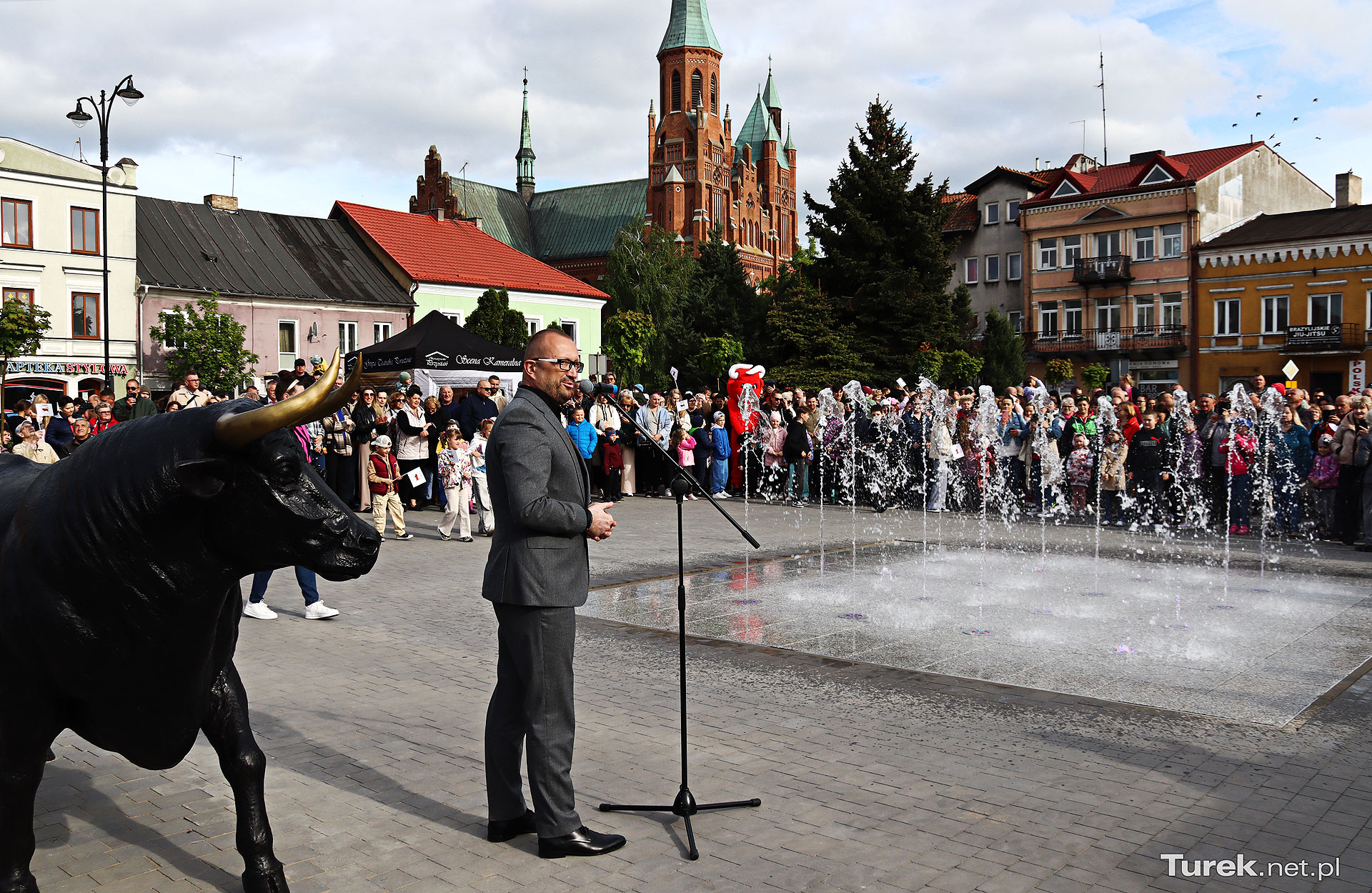 Odnowione serce Turku zachęca do spacerów. Plac Wojska Polskiego oficjalnie otwarty - Rewitalizacja rynku w Turku zakończona