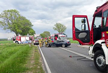 Wypadek w Grąbkowie. Dwie osoby ranne po...