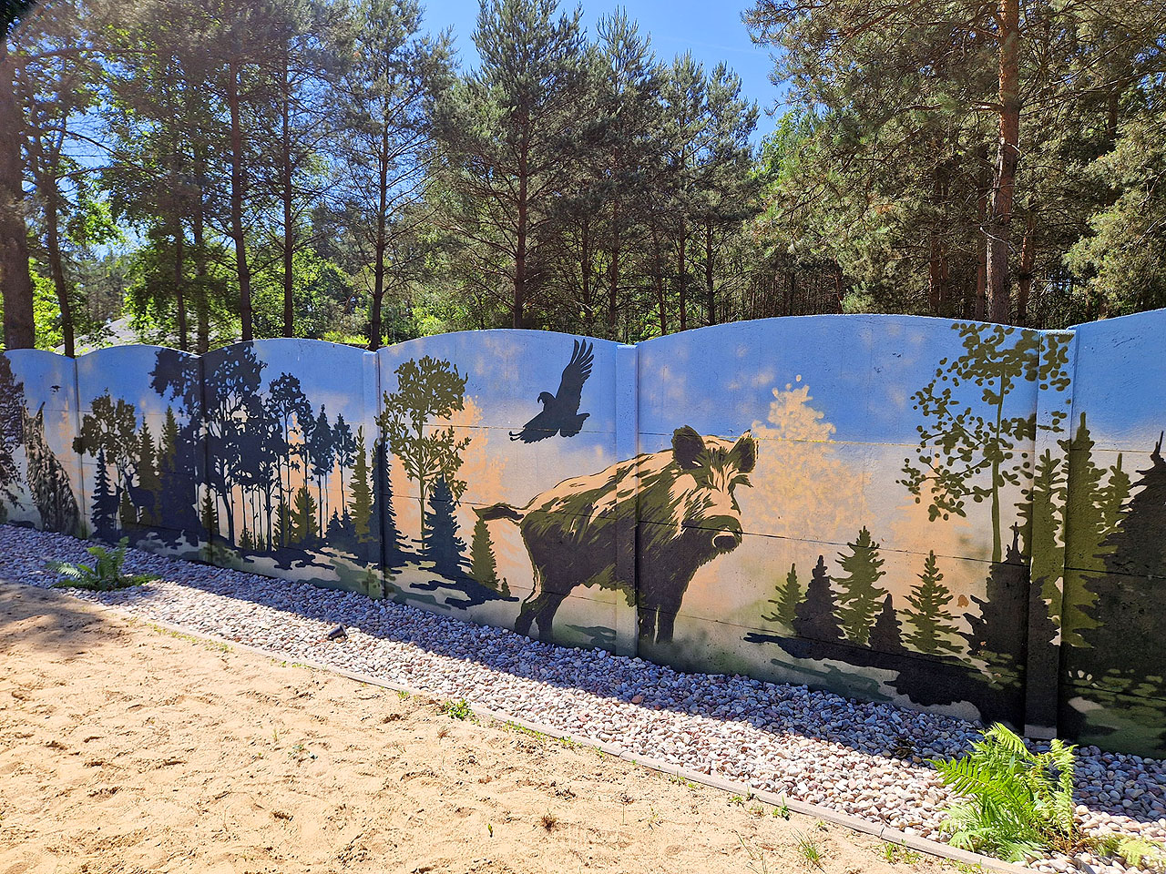 Ekomural w Grabieńcu. Mural łączący sztukę i ekologię uroczyście odsłonięty