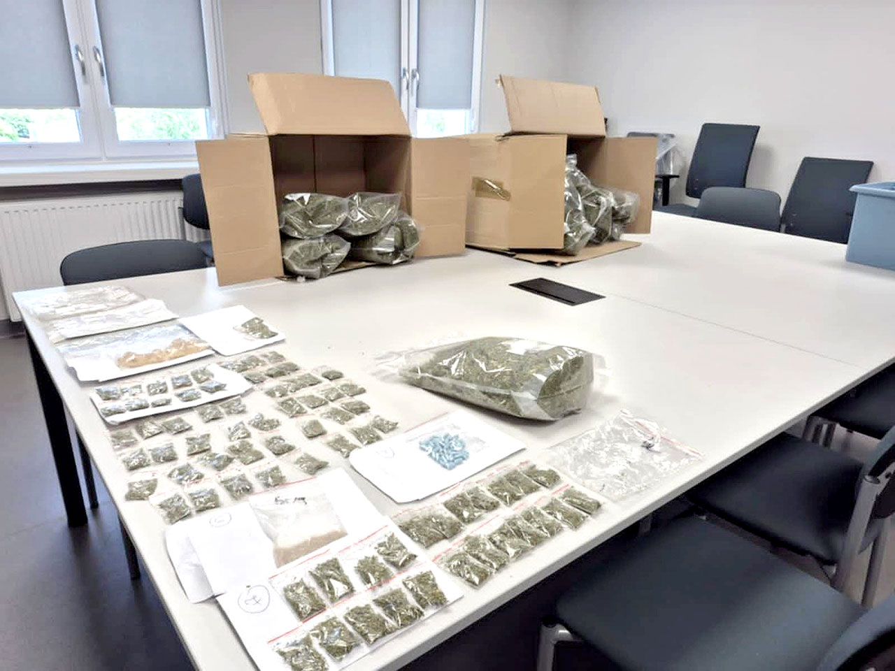 Duże uderzenie w narkobiznes. Turkowska policja przejęła psychotropy warte 600 tysięcy złotych!