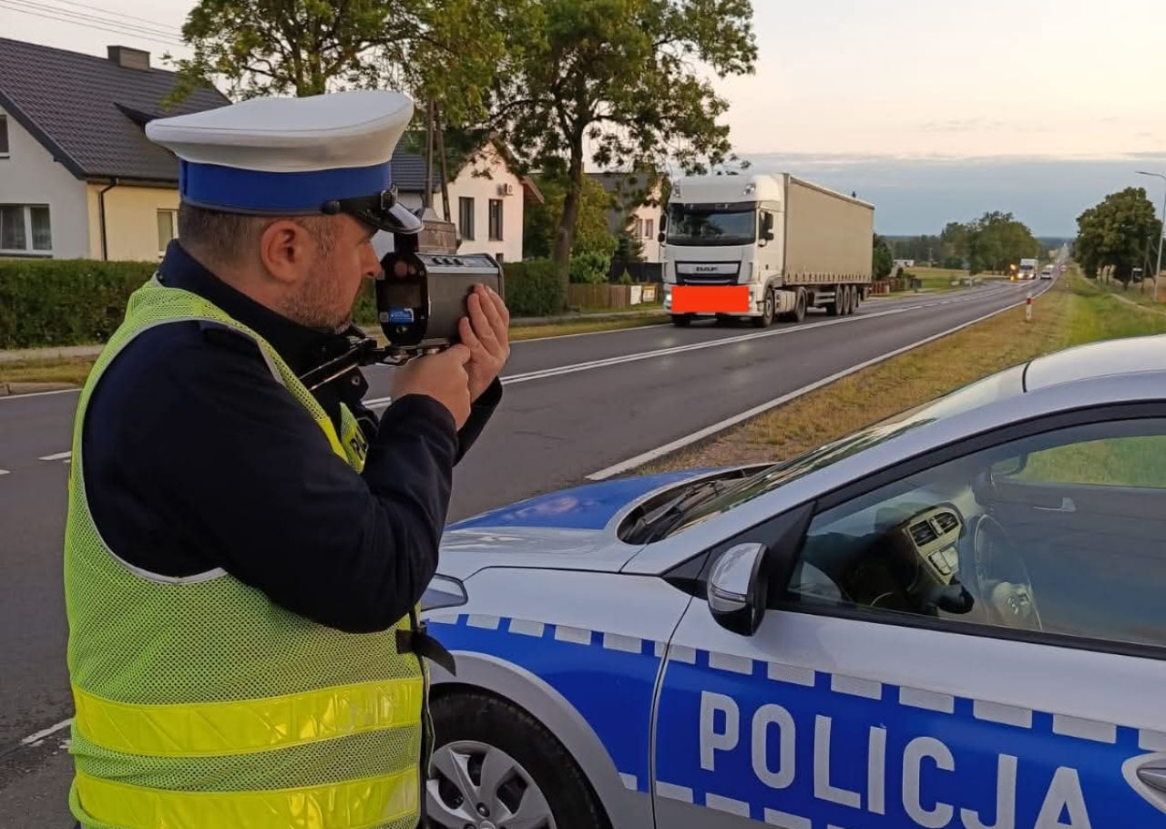 Kilkadziesiąt wykroczeń i odebrane prawa jazdy. Policja kontrolowała kierowców przed wakacjami