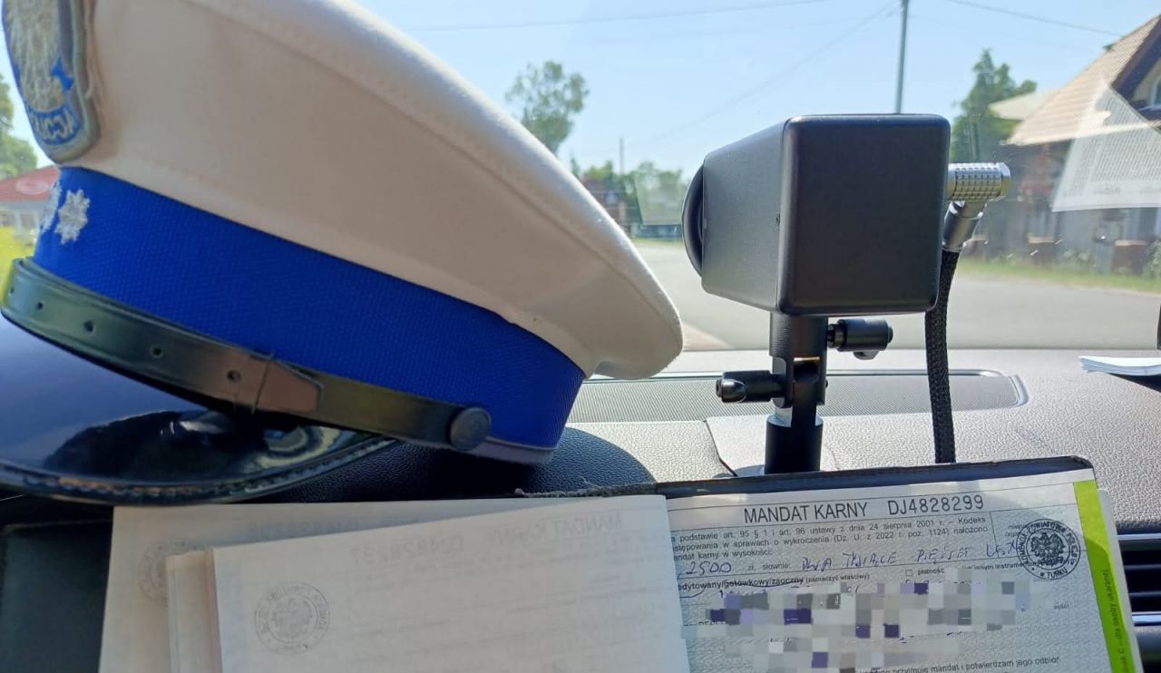 Setki skontrolowanych kierowców w powiecie tureckim. Kierowcy tracili prawa jazdy za prędkość i alkohol - Wyniki policyjnej akcji „Prędkość i Trzeźwość”