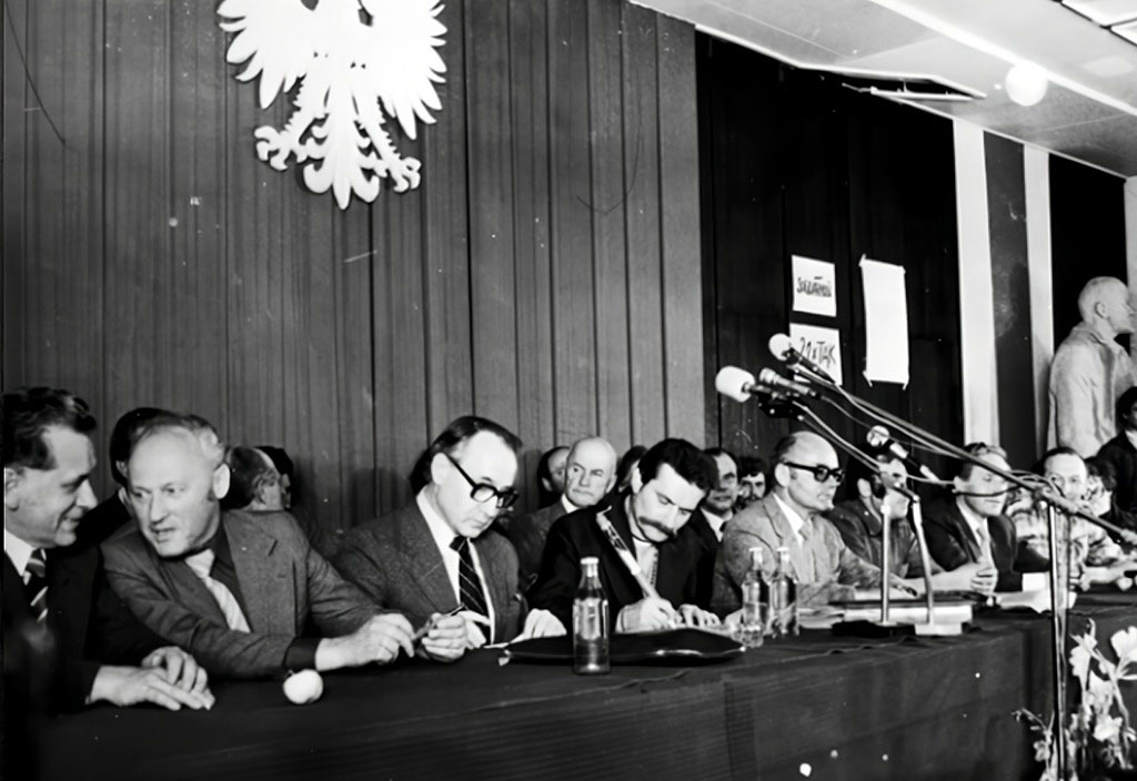 Listy do redakcji: 31 sierpnia Dzień Solidarności i Wolności - Fot. PAP/Z. Trybek