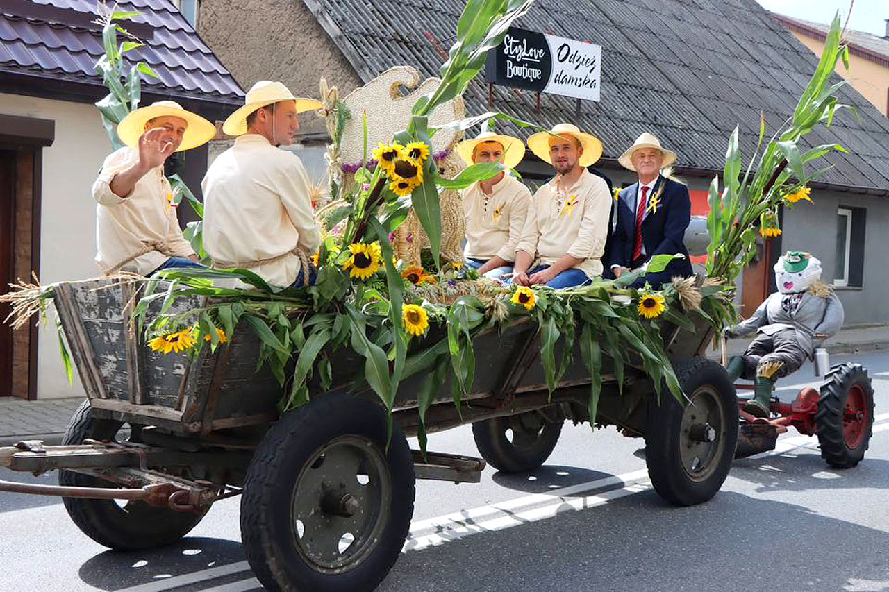 Powiat turecki dziękuje rolnikom. Dożynki powiatowe we Władysławowie pełne tradycji i zabawy - Dożynki Powiatowe we Władysławowie / fot. UG Władysławów