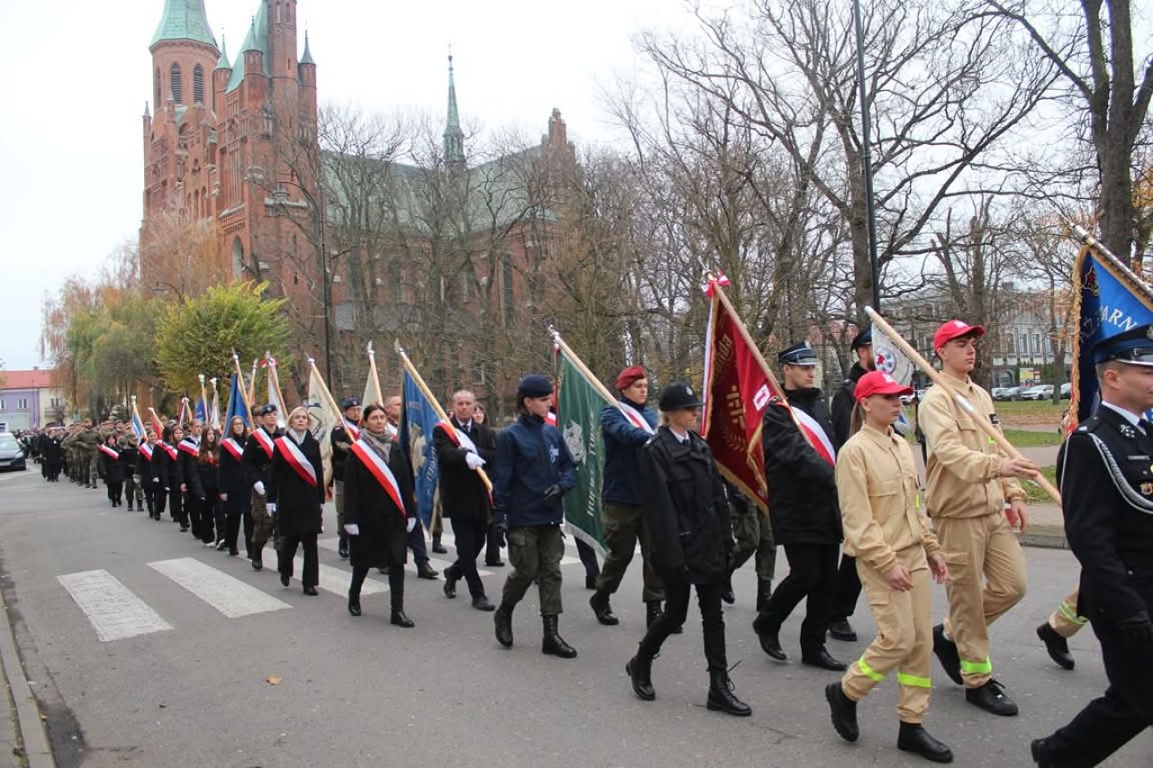 Uroczyste obchody Narodowego Święta Niepodległości w Turku. Hołd, modlitwa i wspólny hymn - Turek uczcił 107. rocznicę odzyskania wolności /fot. UM Turek