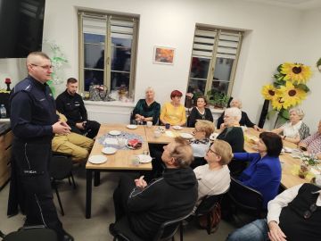 Spotkanie o bezpieczeństwie seniorów. W...