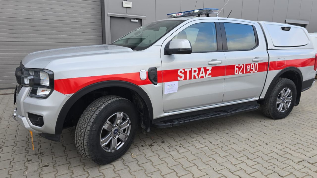 Nowy Ford Ranger trafił do strażaków z KP PSP w Turku. Zakup wsparły gminy powiatu tureckiego