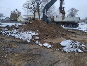 W Brudzewie beton odchodzi w cień. Ruszyły prace w centrum gminy w ramach projektu Łączy Nas zieleń - Brudzew realizuje projekt „Łączy Nas zieleń”