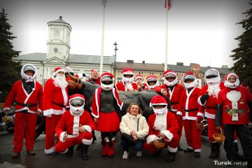 MotoMikołaje na ulicach Turku. TGM Motur...