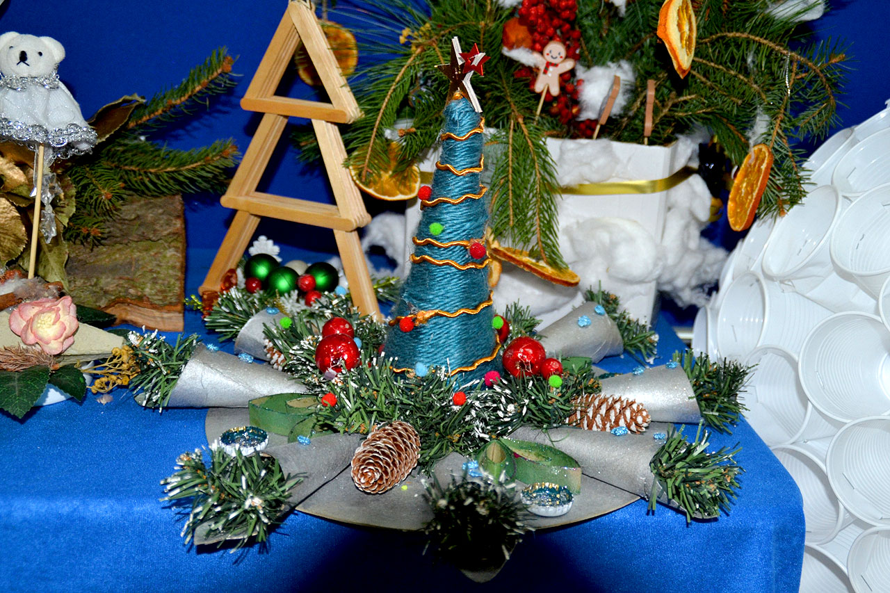 Ekologiczna Choinka. Mali mieszkańcy Malanowa tworzą świąteczne dzieła z recyklingu - Konkurs „Ekologiczna Choinka” w gminie Malanów