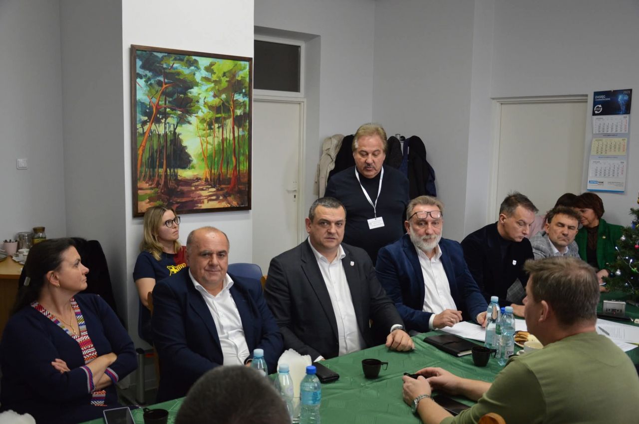 Rada Społeczna mówi „nie” redukcji łóżek. Negatywna opinia dla planu zmian w SP ZOZ w Turku