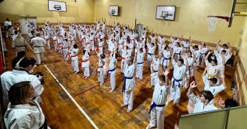 Wymagający egzamin kyokushin w Turku....