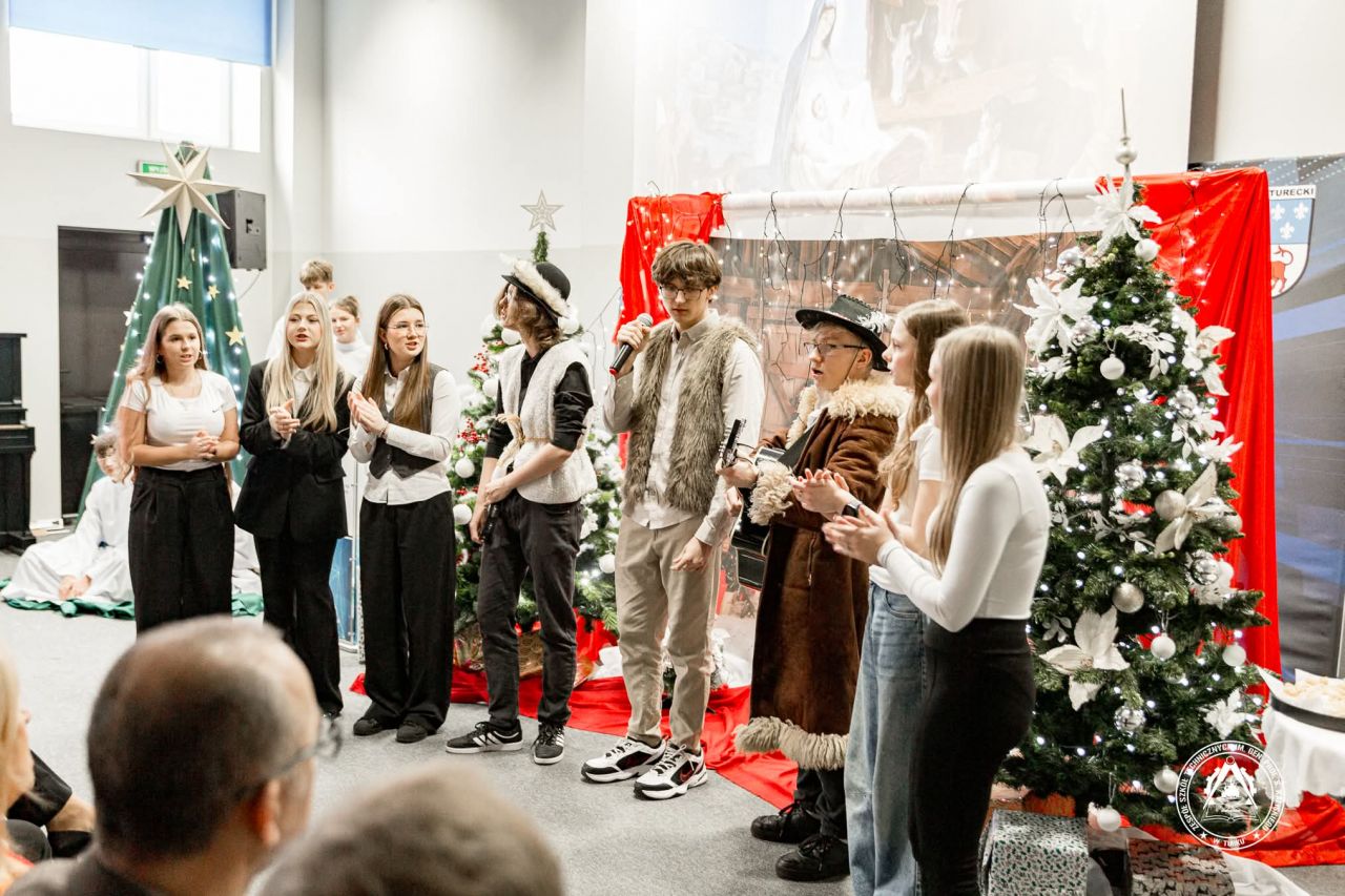 Bożonarodzeniowe przesłanie na szkolnej scenie. Jasełka w Zespole Szkół Technicznych - Jasełka w ZST w Turku / fot ZST Turek