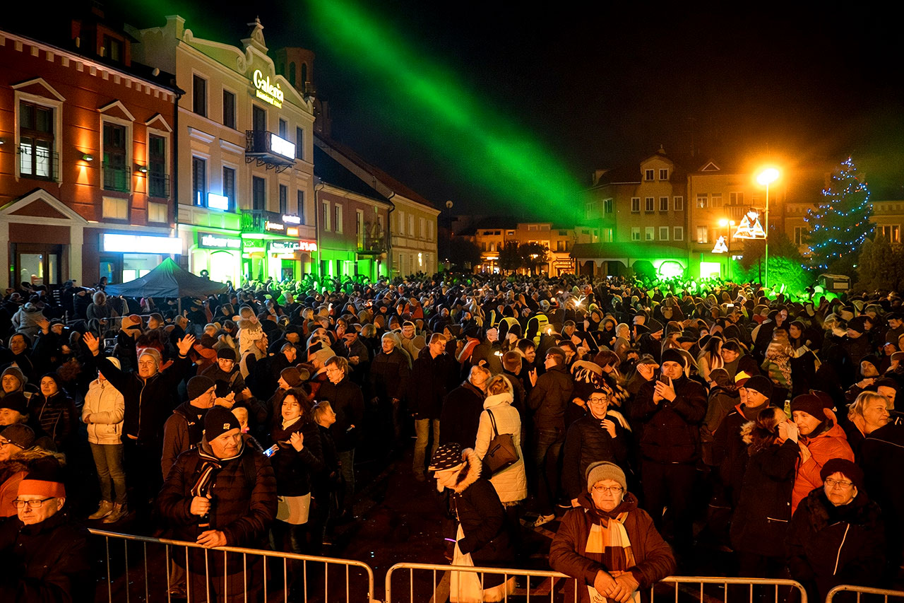 Turek znów powita Nowy Rok na Placu Wojska Polskiego. Grupa Universe gwiazdą sylwestra - Sylwester w Turku w 2020 roku /fot. Archiwum Turek.net.pl
