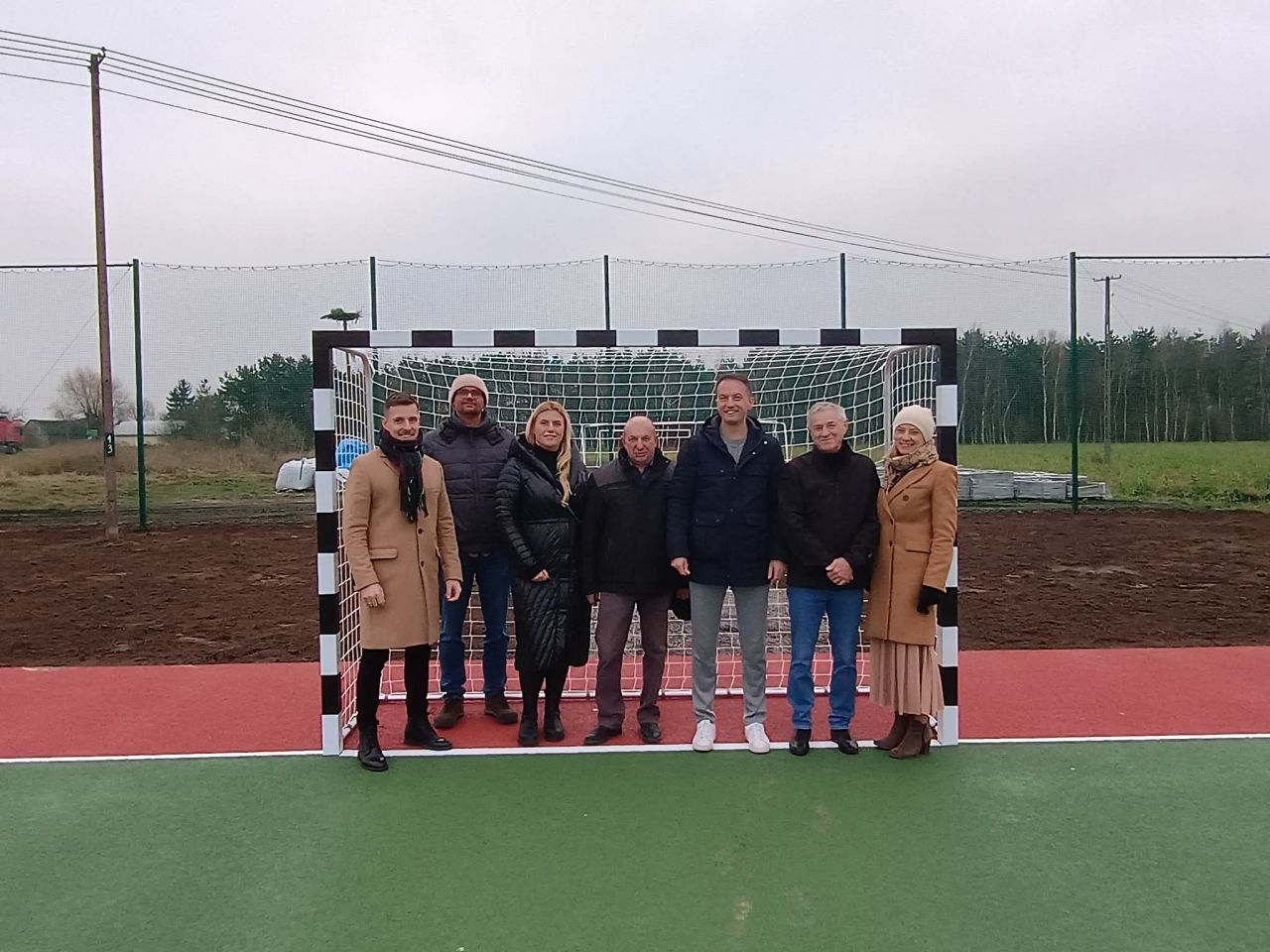 Koniec roku z konkretnymi efektami inwestycyjnymi w gm. Przykona. Nowe boisko i sieć wodociągowa oddane do użytku - Nowe inwestycje w gm. Przykona zakończone