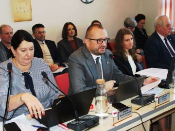 Budżet Turku na 2026 rok przyjęty. Inwestycje i zrównoważony rozwój wygrały z polityczną intrygą - Budżet Turku przyjęty w cieniu politycznej intrygi