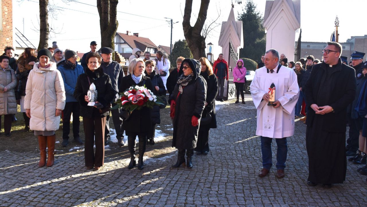 Gmina Władysławów pamięta o swoich bohaterach. Mieszkańcy oddali hołd uczestnikom Powstania Styczniowego - Hołd dla bohaterów z 1863 roku w Gminie Władysławów