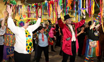 Cyrkowa zabawa w Turku. VIII Bal Karnawałowy...