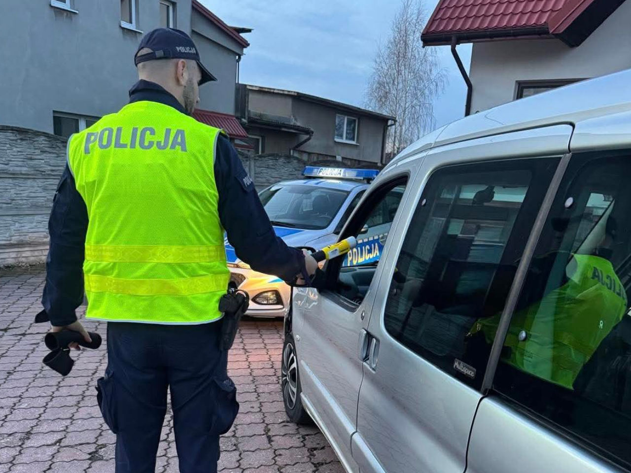 Kolejne zatrzymania pijanych kierujących. Przepadek pojazdu i zarzuty karne