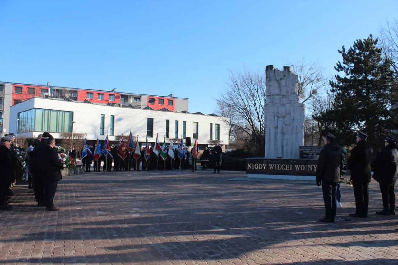81. rocznica wyzwolenia Turku. Uroczystości przy pomniku „Nigdy więcej wojny” - Turek uczcił 81. rocznicę wyzwolenia /fot. UM Turek