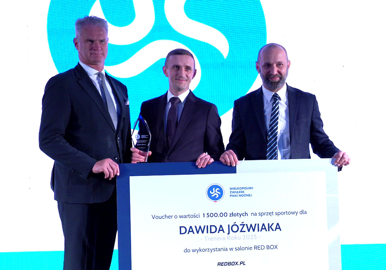 Dawid Jóźwiak Trenerem Roku Wielkopolski 2025. Szkoleniowiec Orła Kawęczyn zwycięża w plebiscycie WZPN! - Dawid Jóźwiak triumfuje w plebiscycie WZPN /fot. WZPN