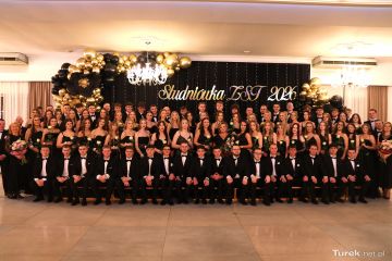 Foto: Zdjęcia grupowe i klasowe na studniówce...