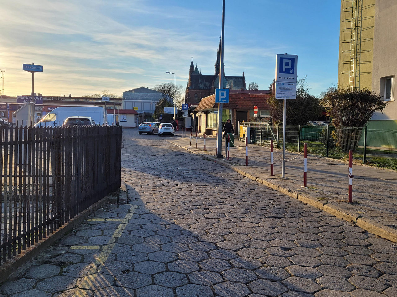 Nowa zielona inwestycja w centrum Turku. Park kieszonkowy powstanie przy Legionów Polskich - Parking przy Barbórce zostanie przebudowany / fot. APOCA