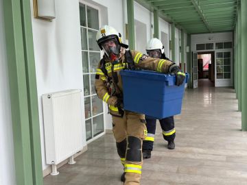 Symulowany pożar w ratuszu. Ćwiczenia PSP i...