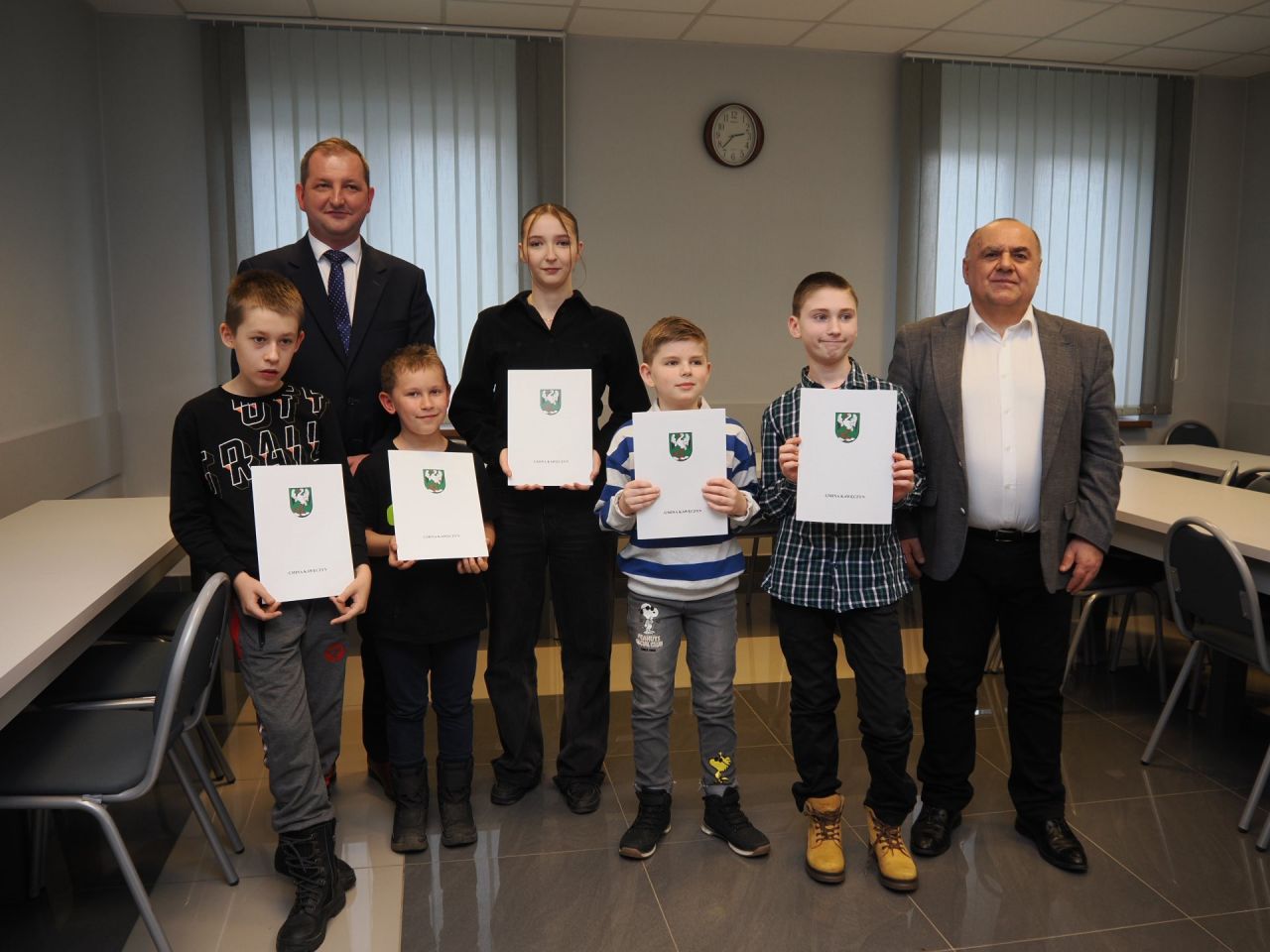 Sportowe talenty docenione. Stypendia w gminie Kawęczyn wręczone