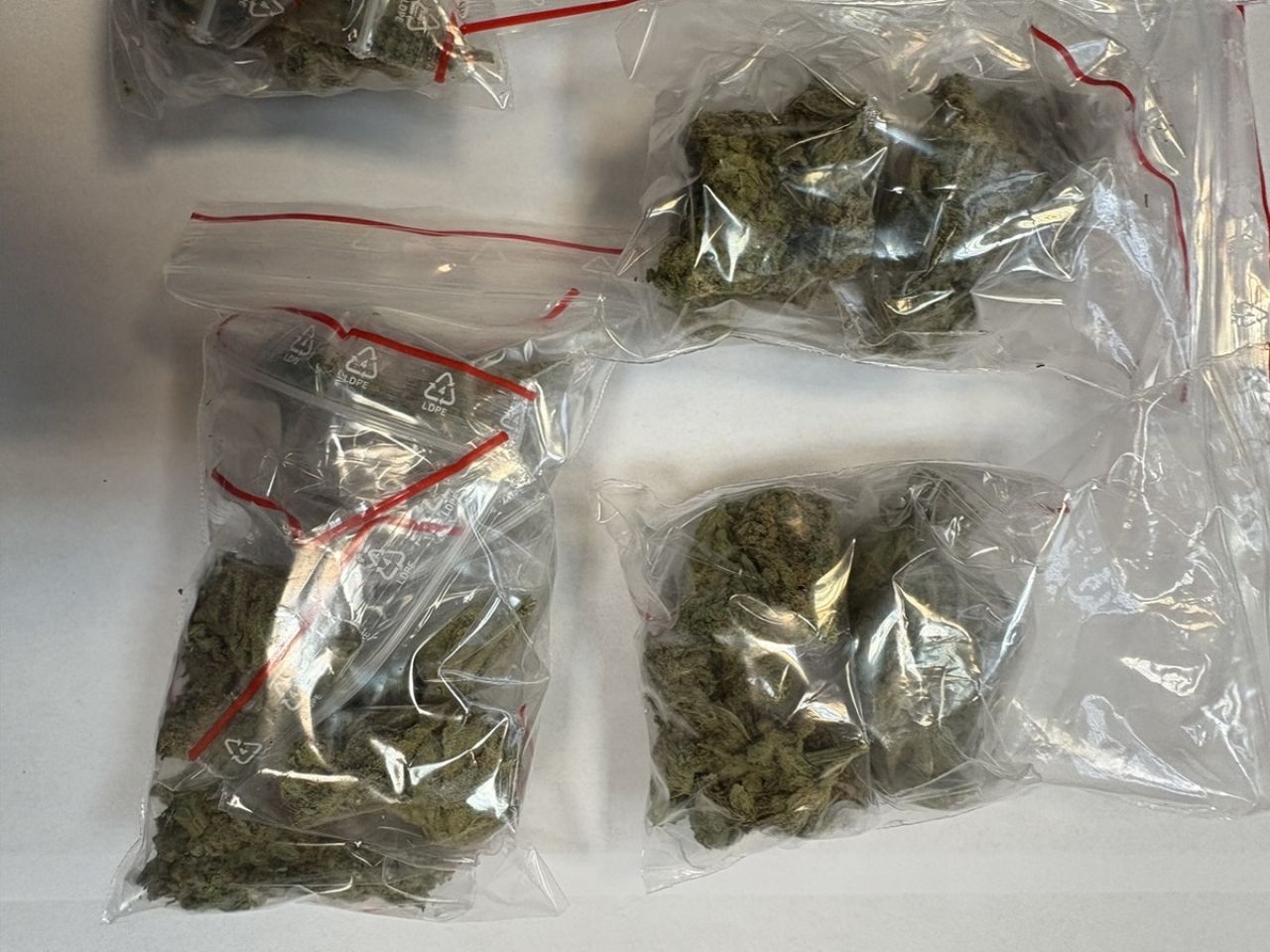 Ponad 350 gramów narkotyków. Kryminalni zatrzymali trzy osoby w tym mieszkańca powiatu tureckiego - Narkotykowy trop z Koła do Turku.