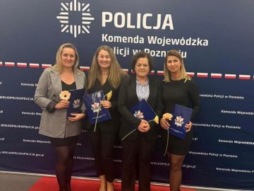 Bez munduru, ale kluczowi w policyjnej pracy. Pracownicy z KPP Turek na uroczystościach Dnia Służby Cywilnej w Poznaniu - Dzień Służby Cywilnej z udziałem pracowników KPP Turek