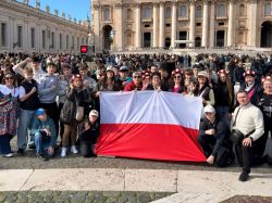 Miasto Turek: Młodzież z parafii Matki Bożej Fatimskiej odwiedziła Rzym....