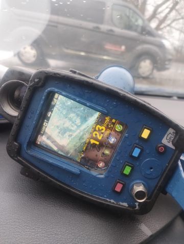 Ponad 120 km/h w terenie zabudowanym! Odebrane prawo jazdy i 4000 zł mandatu - Brawura kosztowała ich prawo jazdy