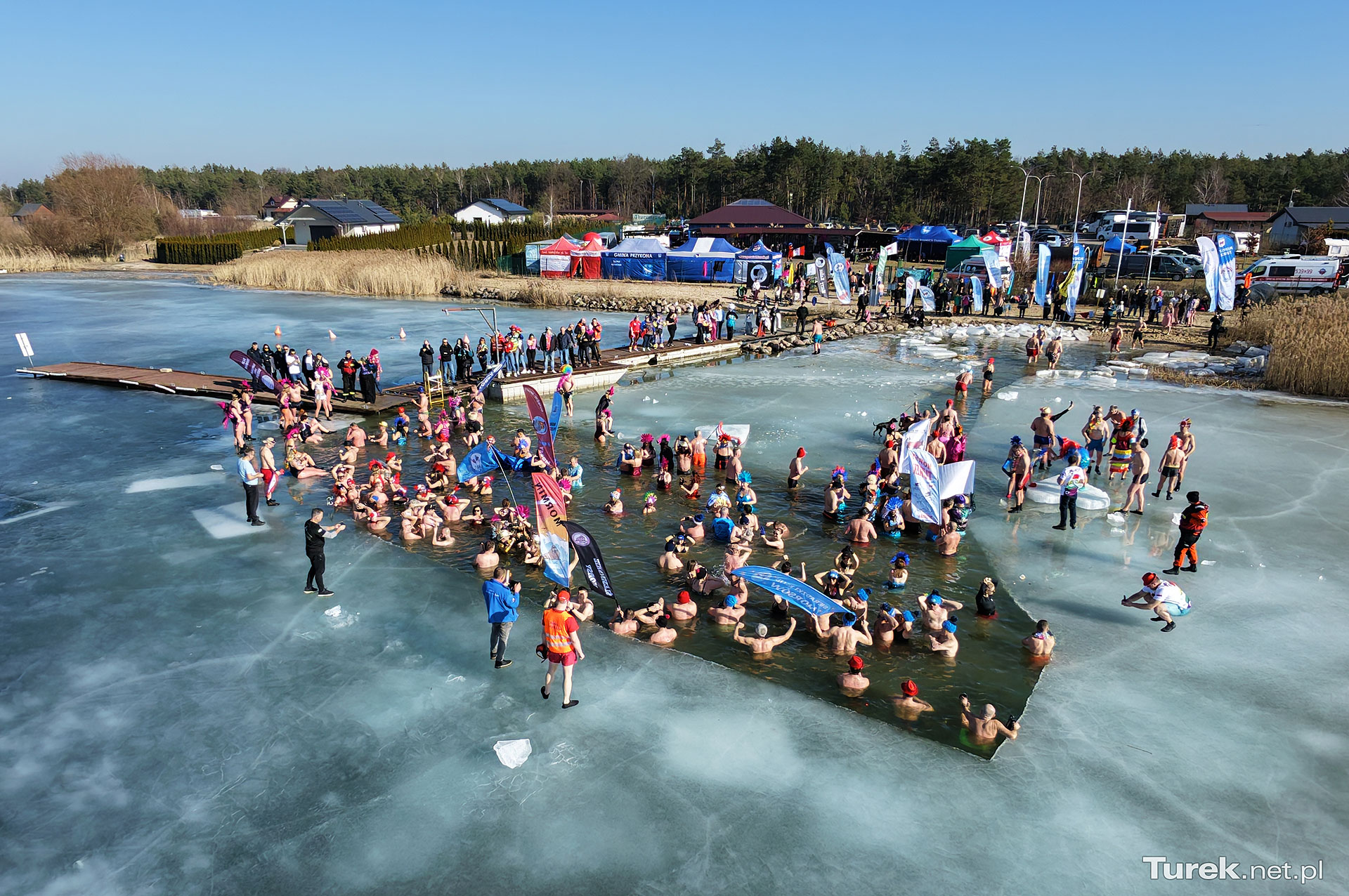 Gorące rytmy RIO w lodowatej wodzie. XIV Inwazja Morsów w Przykonie 2026 - XIV Inwazja Morsów 2026 RIO w Przykonie