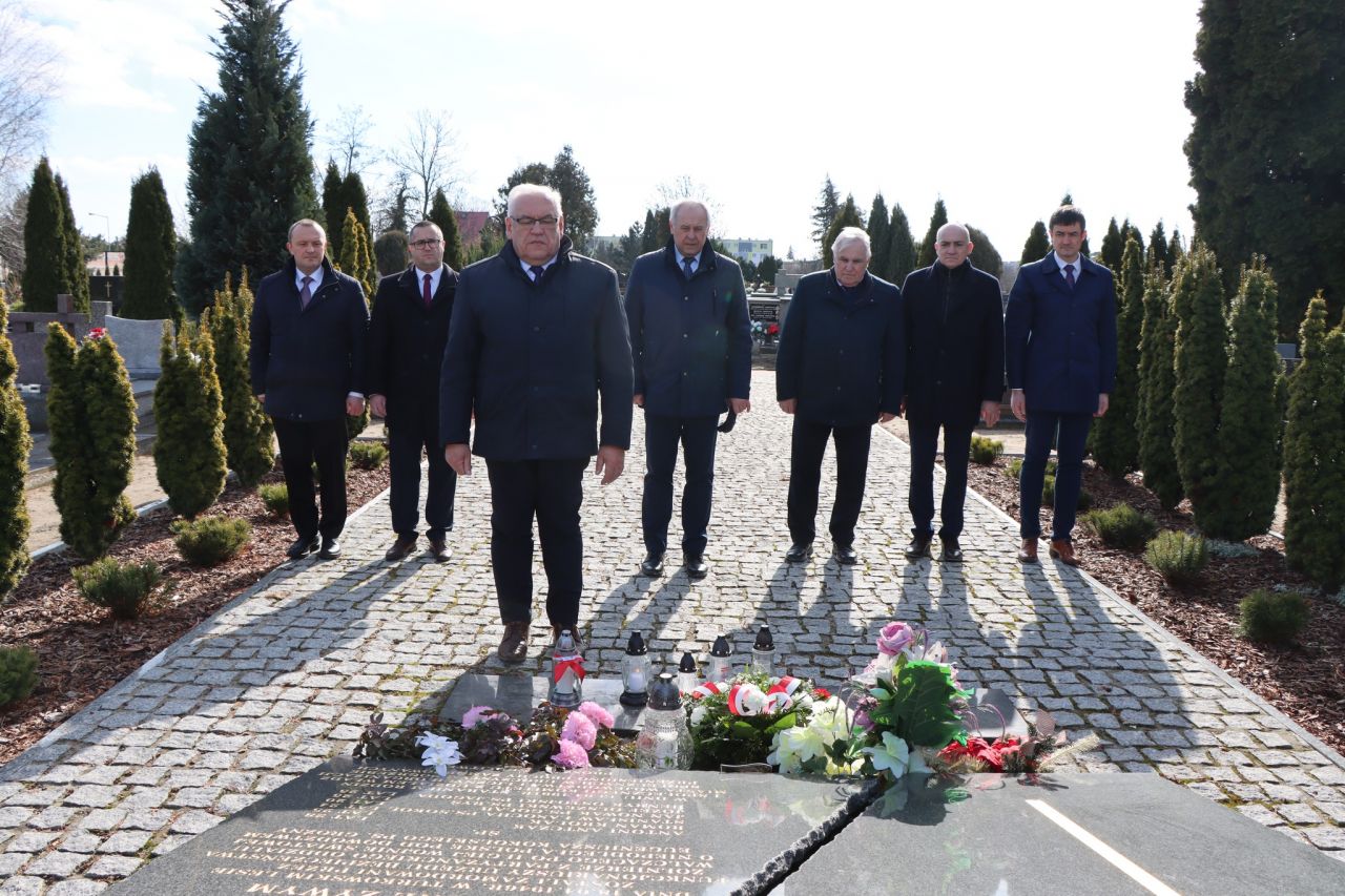 Oddali hołd Wyklętym. Powiatowe obchody Narodowego Dnia Pamięci Żołnierzy Wyklętych w Turku - fot.: Powiat Turecki